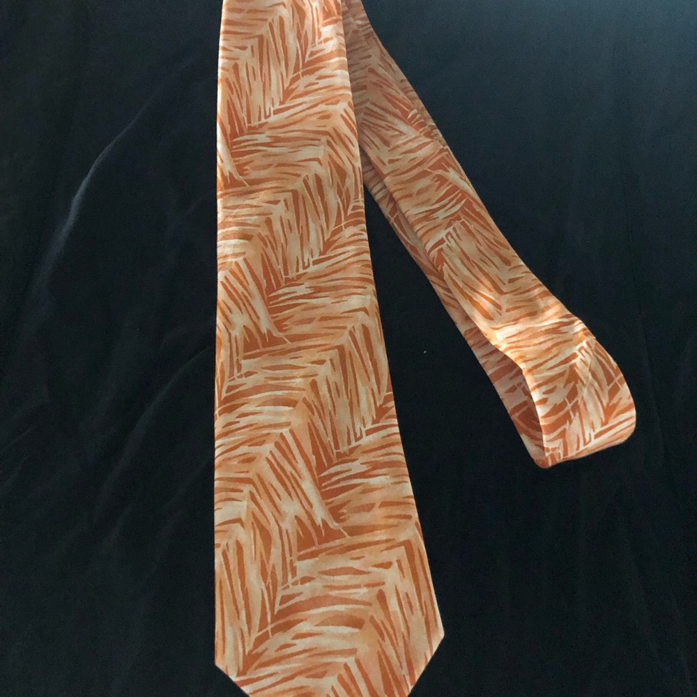 Michael Kors orange tie